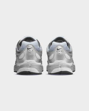 Nike P-6000 Sneaker Zilver ACHTERAANZICHT