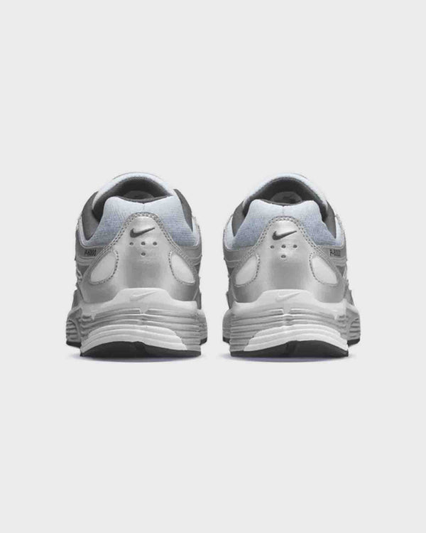 Nike P-6000 Sneaker Zilver ACHTERAANZICHT