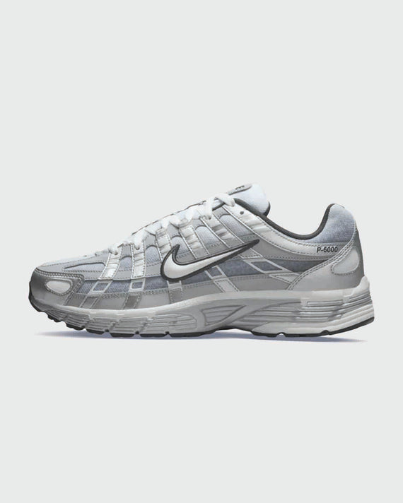 Nike P-6000 Sneaker Zilver LINKS