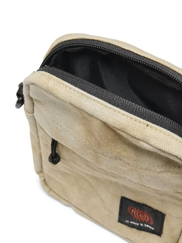 Tie-Dye-Pocket-Shoulder-Bag-Beige-Zipper-Close-Up
