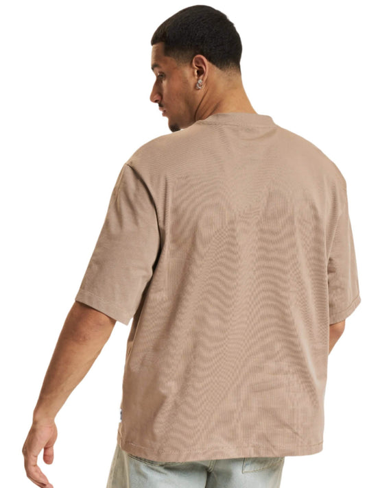 Only & Sons Bruin Shirt Millenium Achterkant Op Model