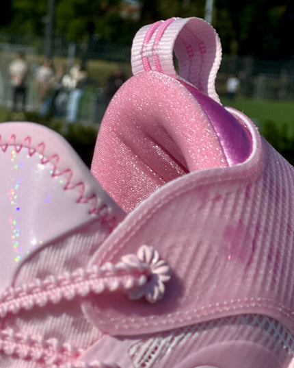 PEAK Flash 6 Basketbalschoen Roze close up binnenkant
