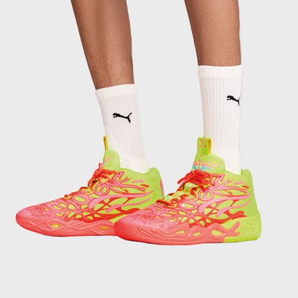 Puma MB.04 1Love Basketbalschoen Geel/Roze