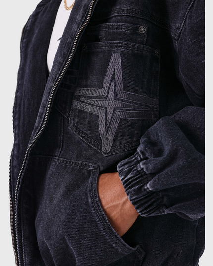 PXP Denim Vest Capuchon Zwart close up borstzak model hand in zak