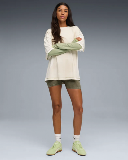 Puma Speedcat OG Sneaker Pistache met model vrouw 