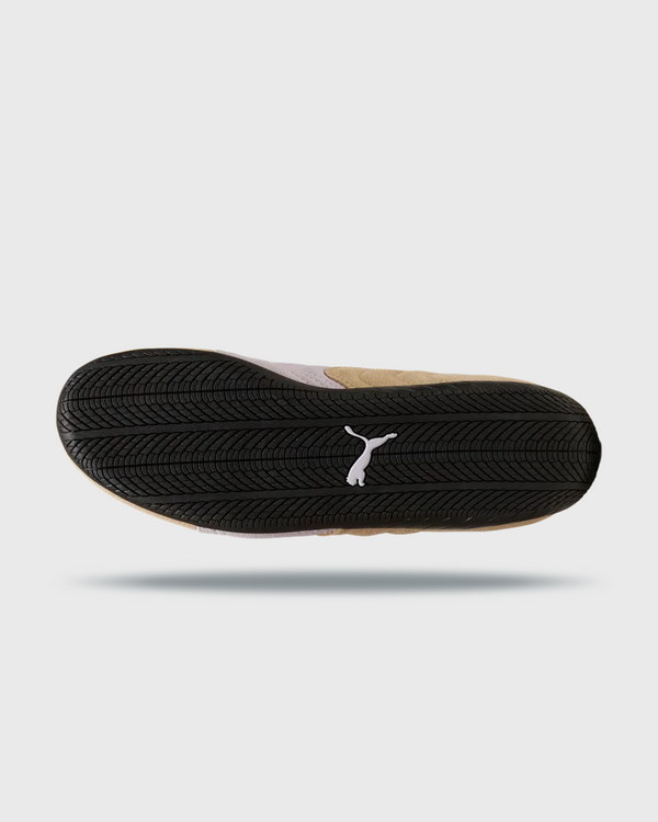 Puma Speedcat OG Sneaker Sand onderaanzicht zool met logo pma zwart-wit