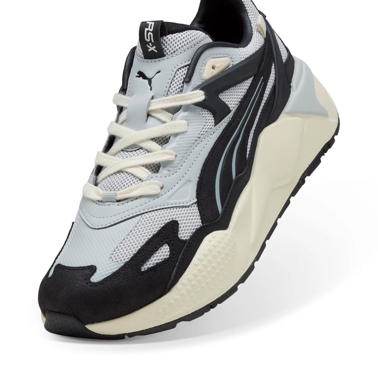 Puma Sneaker RS-X Efekt Grijs in gezoomd van de voorkant 