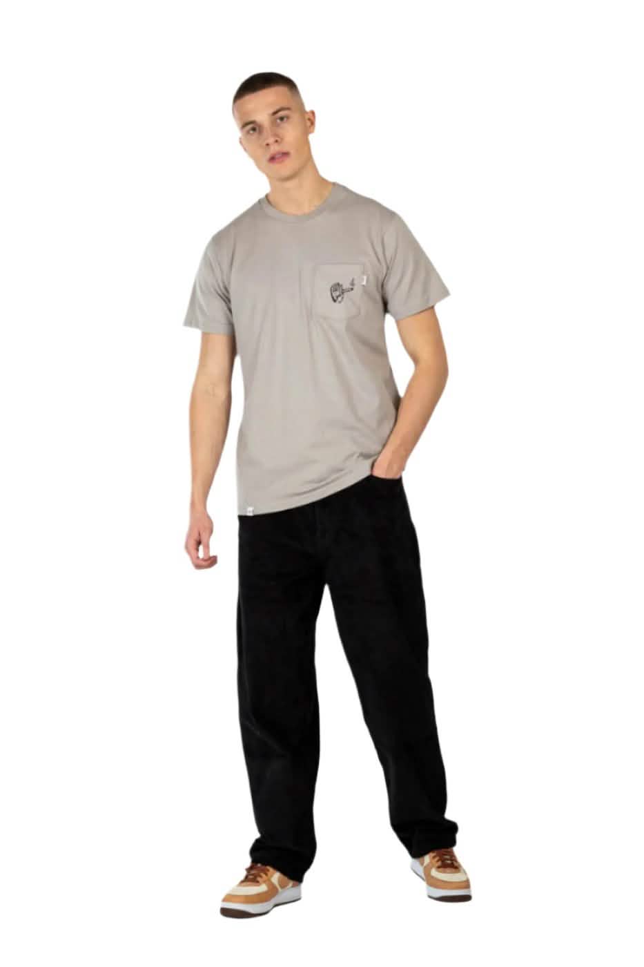 Reell_Baggy_Black_Cord_Langebroek_Zwart_model_voorkant