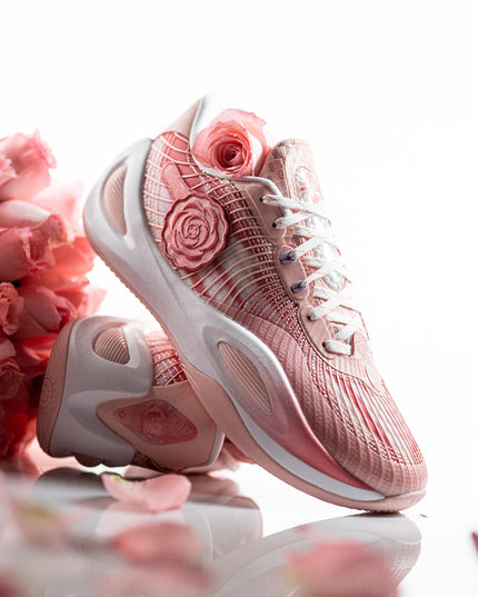 Rigorer AR1 Basketbalschoen Valentine's Day Liggende achteraanzicht en zijaanzicht 