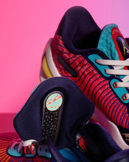 Rigorer AR1 Basketbalschoen Year of Dragon close up binnenkant schoen met roze achtergrond