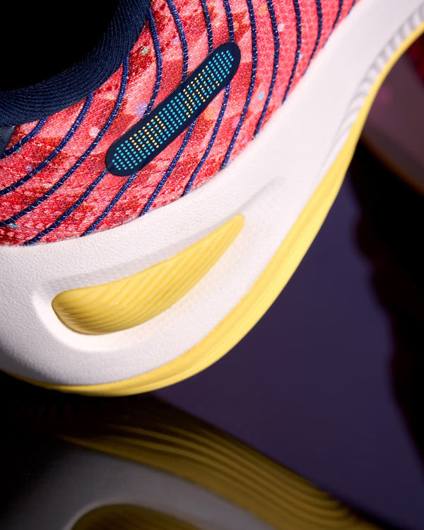 Rigorer AR1 Basketbalschoen Year of Dragon achterkant close up
