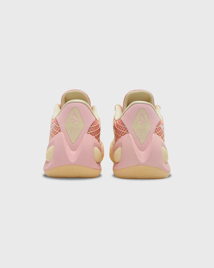 Rigorer AR1&nbsp; basketbalschoen Honey peach achteraanzicht logo roze geel