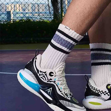 Rigorer AR2 Basketbalschoen Code Blue Skeleton on feet aanzicht
