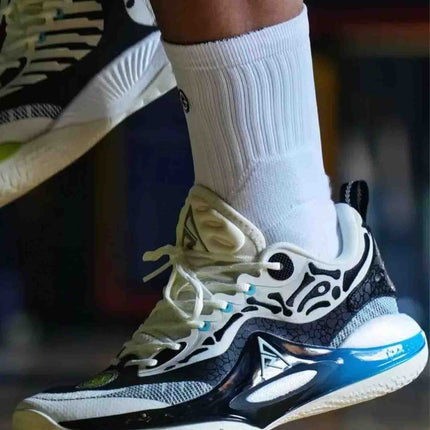 Rigorer AR2 Basketbalschoen Code Blue Skeleton aanzict