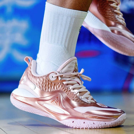 Rigorer AR2 Basketbalschoen Rose Gold lon feet Burned Sports