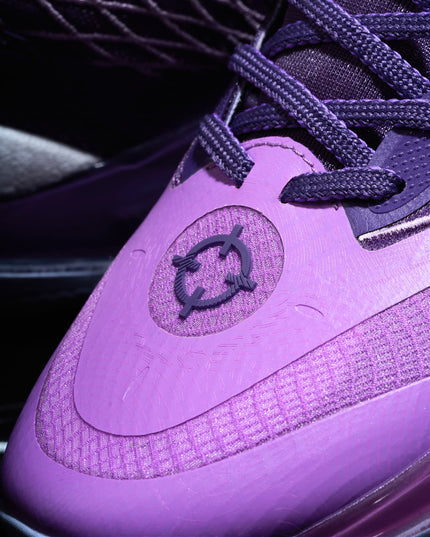 Rigorer AR2 Basketbalschoen Showtime close up neusaanzicht schoen