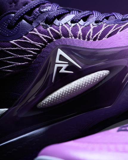 Rigorer AR2 Basketbalschoen Showtime Detail close up zool zijkant