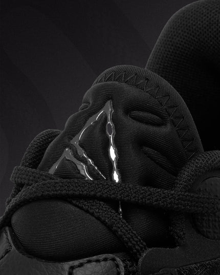 Rigorer AR2 Basketbalschoen Snake eyes detail foto close up bovenkant schoen logo