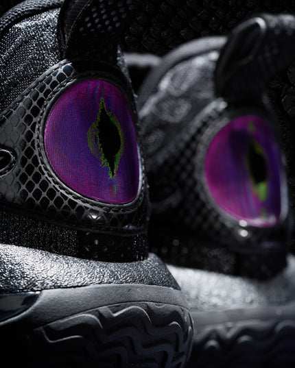 Rigorer AR2 Basketbalschoen Snake eyes Close up detao; achterkant schoenen