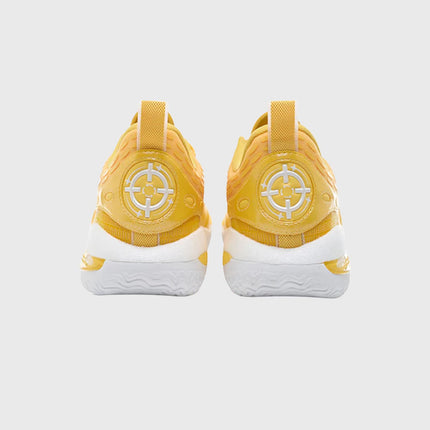 Rigorer AR2 Basketbalschoen Sunrise Schoen achteraanzicht stockfoto burned