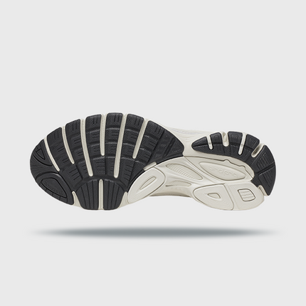 De Saucony ProGrid Guide 7 Sneaker Onyx Goud combineert een stijlvolle onyxzwarte basis met luxe goudkleurige accenten voor een sportieve en moderne uitstraling. Dankzij de ProGrid-demping biedt deze sneaker optimaal comfort voor dagelijks gebruik. De Saucony ProGrid Guide 7 Onyx Goud is verkrijgbaar bij Burned Sports Den Bosch, dé sneaker- en sportwinkel in Den Bosch.