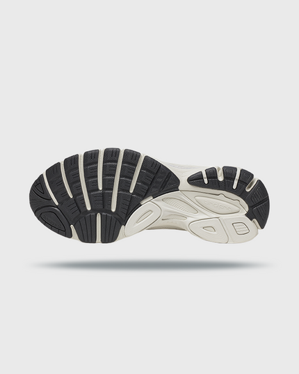 De Saucony ProGrid Guide 7 Sneaker Onyx Goud combineert een stijlvolle onyxzwarte basis met luxe goudkleurige accenten voor een sportieve en moderne uitstraling. Dankzij de ProGrid-demping biedt deze sneaker optimaal comfort voor dagelijks gebruik. De Saucony ProGrid Guide 7 Onyx Goud is verkrijgbaar bij Burned Sports Den Bosch, dé sneaker- en sportwinkel in Den Bosch.