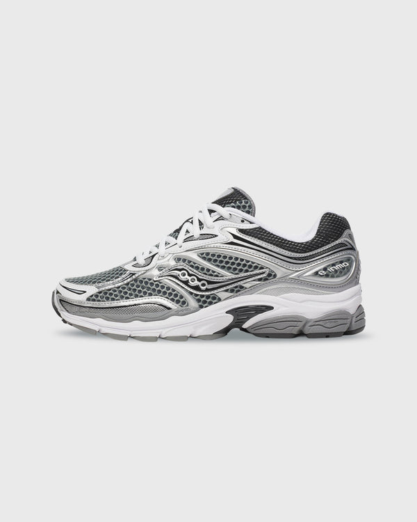 Saucony Progrid Omni 9 Sneaker Grijs Zilver zijaanzicht schoen met logo saucony 