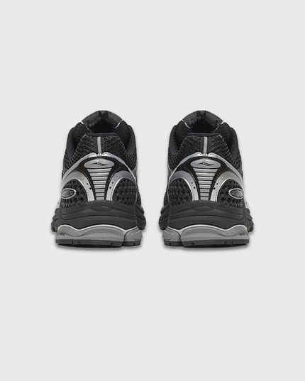 Saucony Progrid Triumph 4 Sneaker Zwart Zilver achterkant schoen hiel