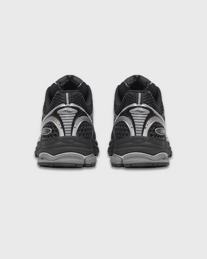 Saucony Progrid Triumph 4 Sneaker Zwart Zilver achterkant schoen hiel