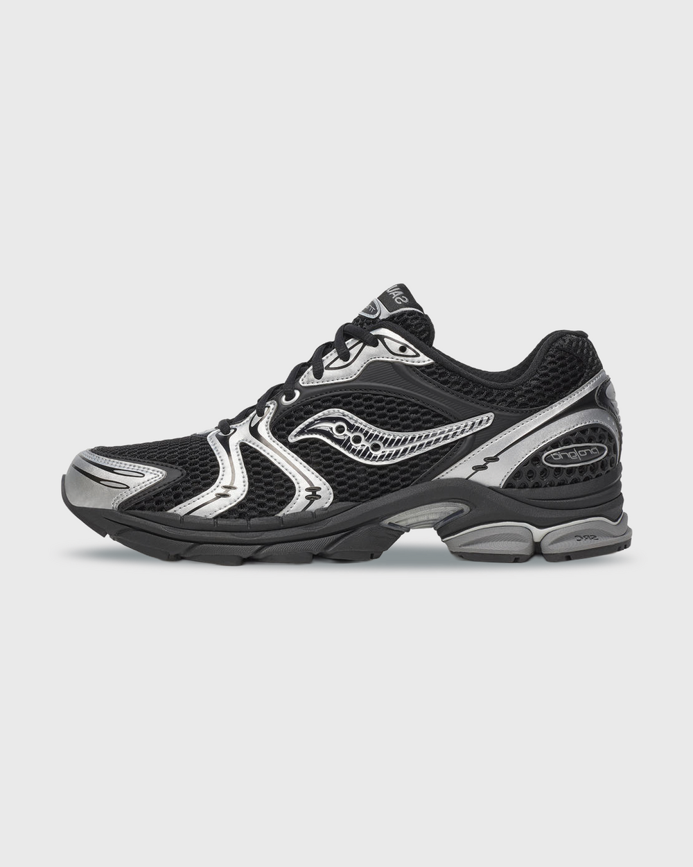 Saucony Progrid Triumph 4 Sneaker Zwart Zilver zijaanzicht linker schoen buitenkant