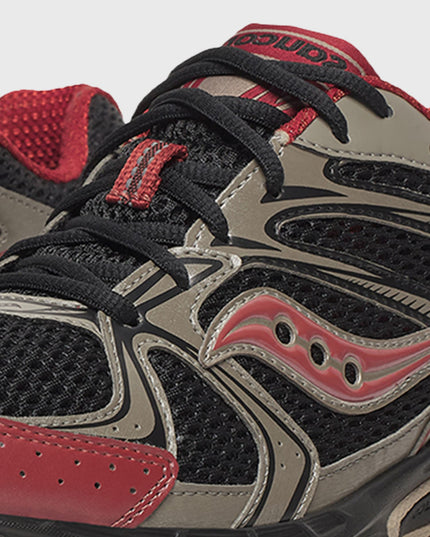 Saucony Ride Millennium Sneaker Zwart Rood Close Up