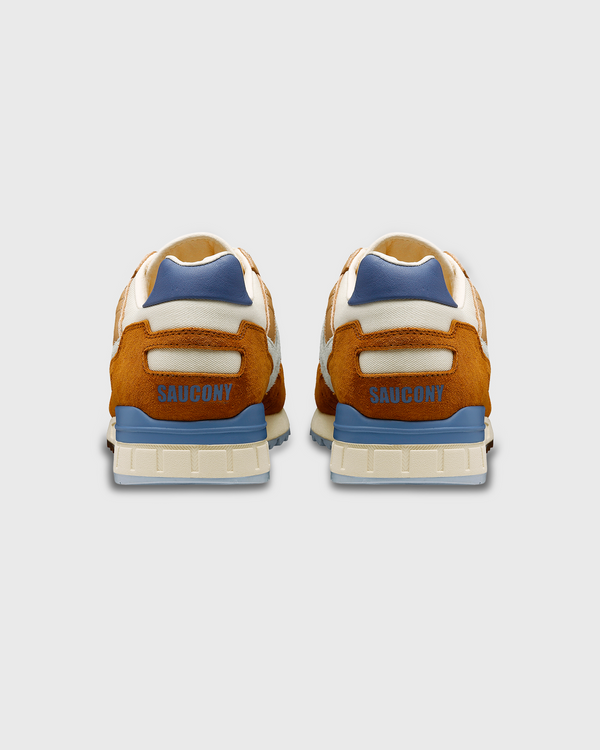 Saucony Shadow 5000 Beige Bruin Blauw achterkant linker en rechterschoen hak tekst saucony
