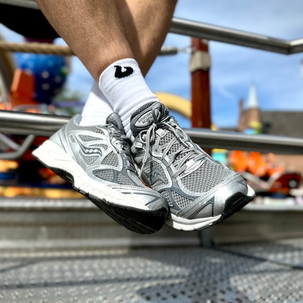 Saucony Progrid Guide 7 Sneaker Grijs Zilver Paar Model