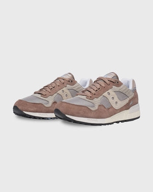 Saucony Shadow 5000 Gravel Grey zijaanzicht linker en rechterschoen 