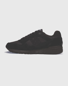 Saucony Shadow 5000 Sneaker Zwart met witte achtergrond linkerneusaanzicht