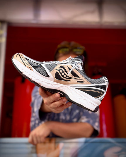 Baskets Saucony Progrid Guide 7 Blanc / Bronze