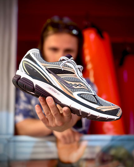 Baskets Saucony Progrid Guide 7 Blanc / Bronze