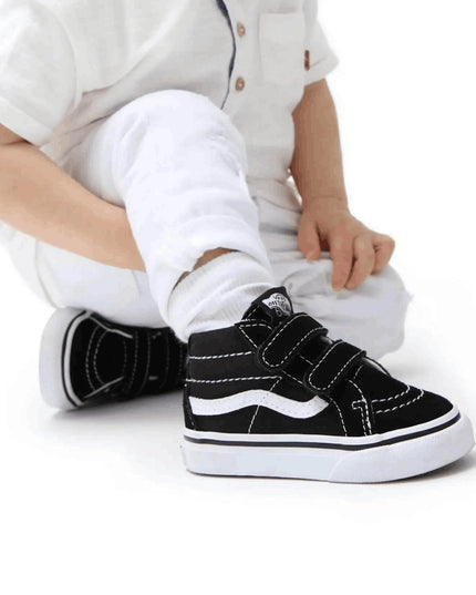 Sk8-Mid Reissue V JN model on feet photo