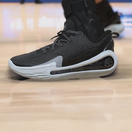 Under Armour Curry 12 Basketballschuh Schwarz/Grau