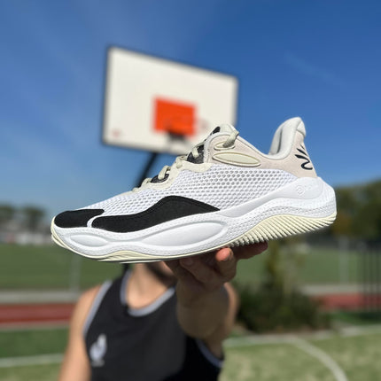 Under Armour Curry Splash 24 Basketbalschoen Wit Linkerkant neusaanzicht zwart geel beige wit