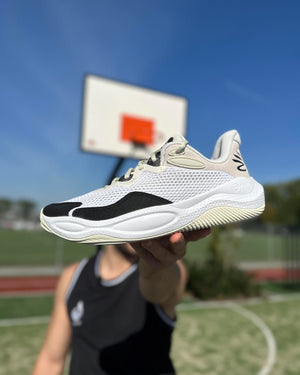 Under Armour Curry Splash 24 Basketbalschoen Wit Linkerkant neusaanzicht zwart geel beige wit