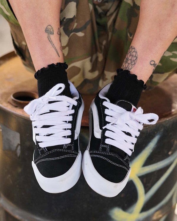Knu Skool Black True White