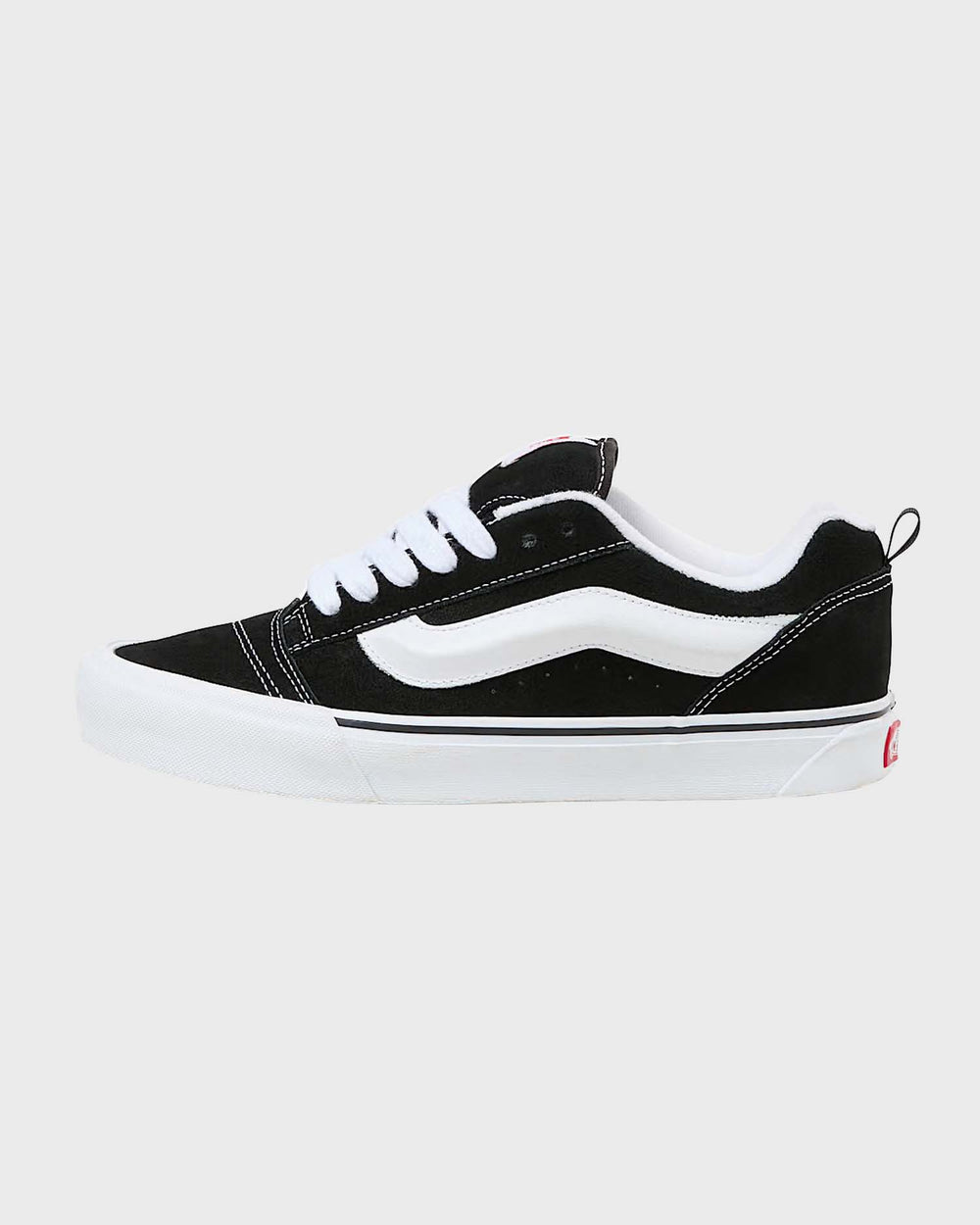 Knu Skool Black True White