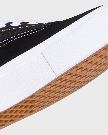 Close up Vans Era Skate Zwart op zijkant zool wit met waffle zool