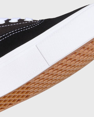 Close up Vans Era Skate Zwart op zijkant zool wit met waffle zool