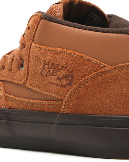 Vans Skate Half Cab Bruin close up met focus op half cab tekst 