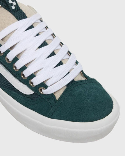 Vans Skate Old Skool 36+ Oatmeal close up foto van schoen focus op de neus groen suede witte veters en checker label