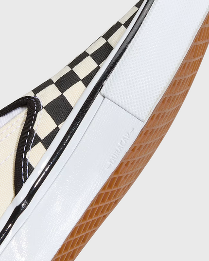 Vans Skate Slip-On Checkered close up dura cap outsole wit