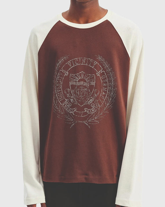 Vicinity Hall Of Fame Longsleeve Bruin Creme vooraanzicht