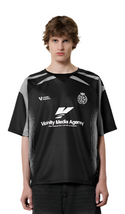 Vicinity Wave Jersey Zwart op model